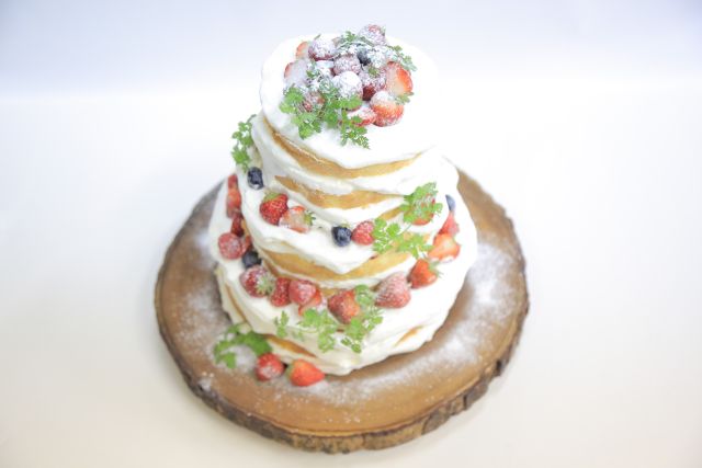 【パーティーサイズ】ネイキッドケーキ・ベリー 3段